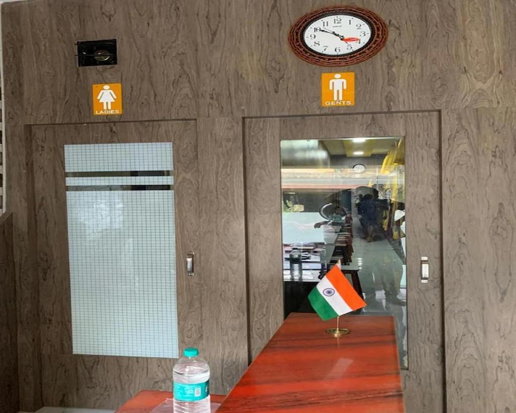 Neenava Dormitory Asalpha Mumbai Dış mekan fotoğraf